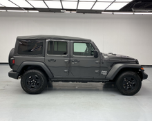 Загрузить изображение в средство просмотра галереи, 2018 Jeep Wrangler Unlimited